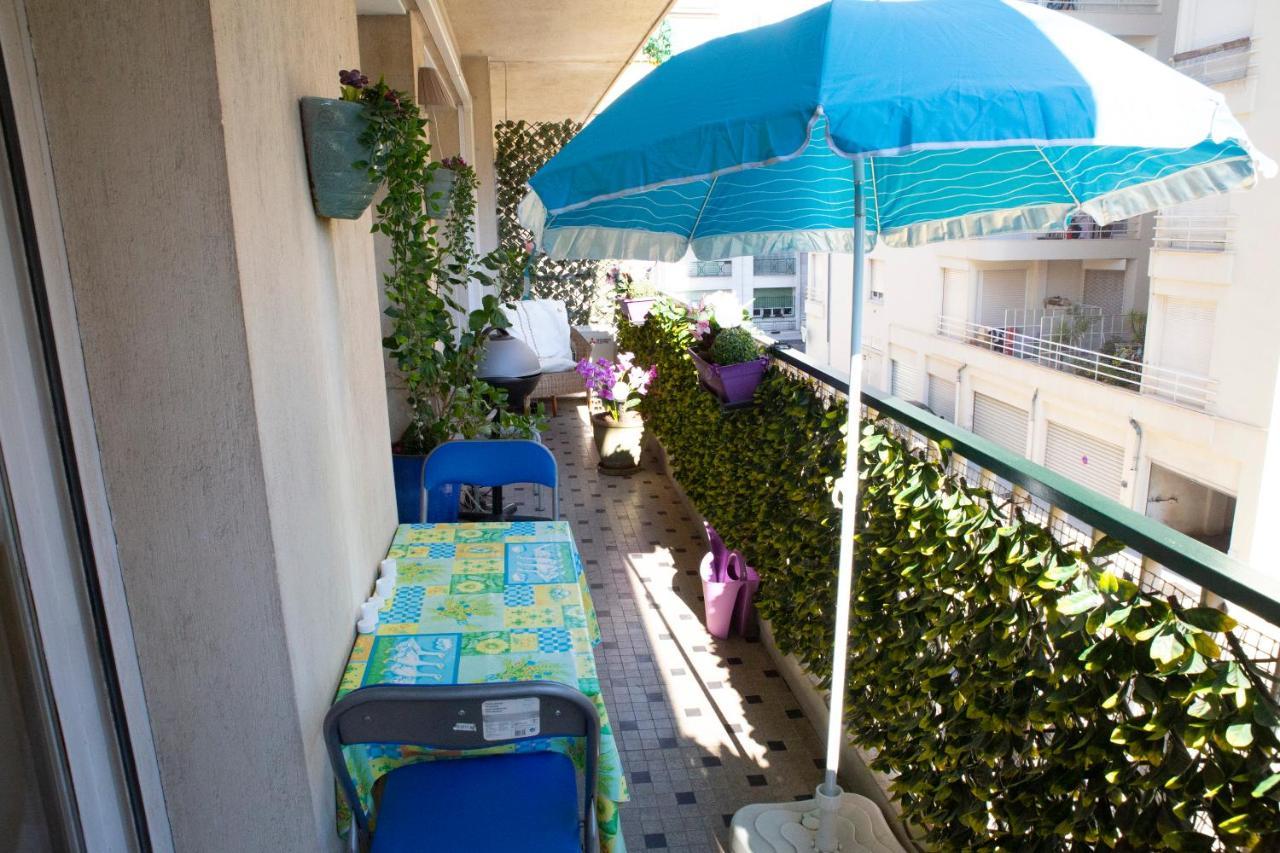 Chill Out Apartment, 2 Mins From Beach Niza Exterior foto